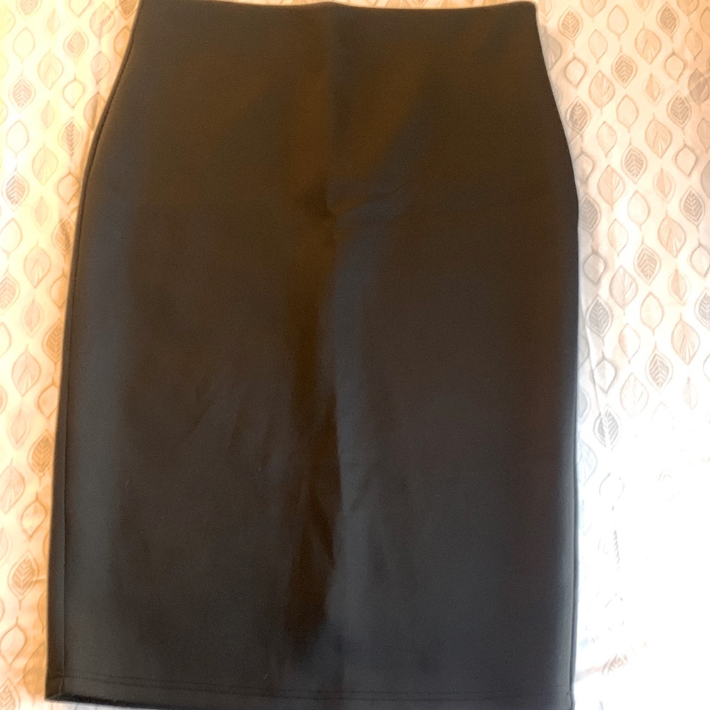 Bebe skirt Cloe black like new size large